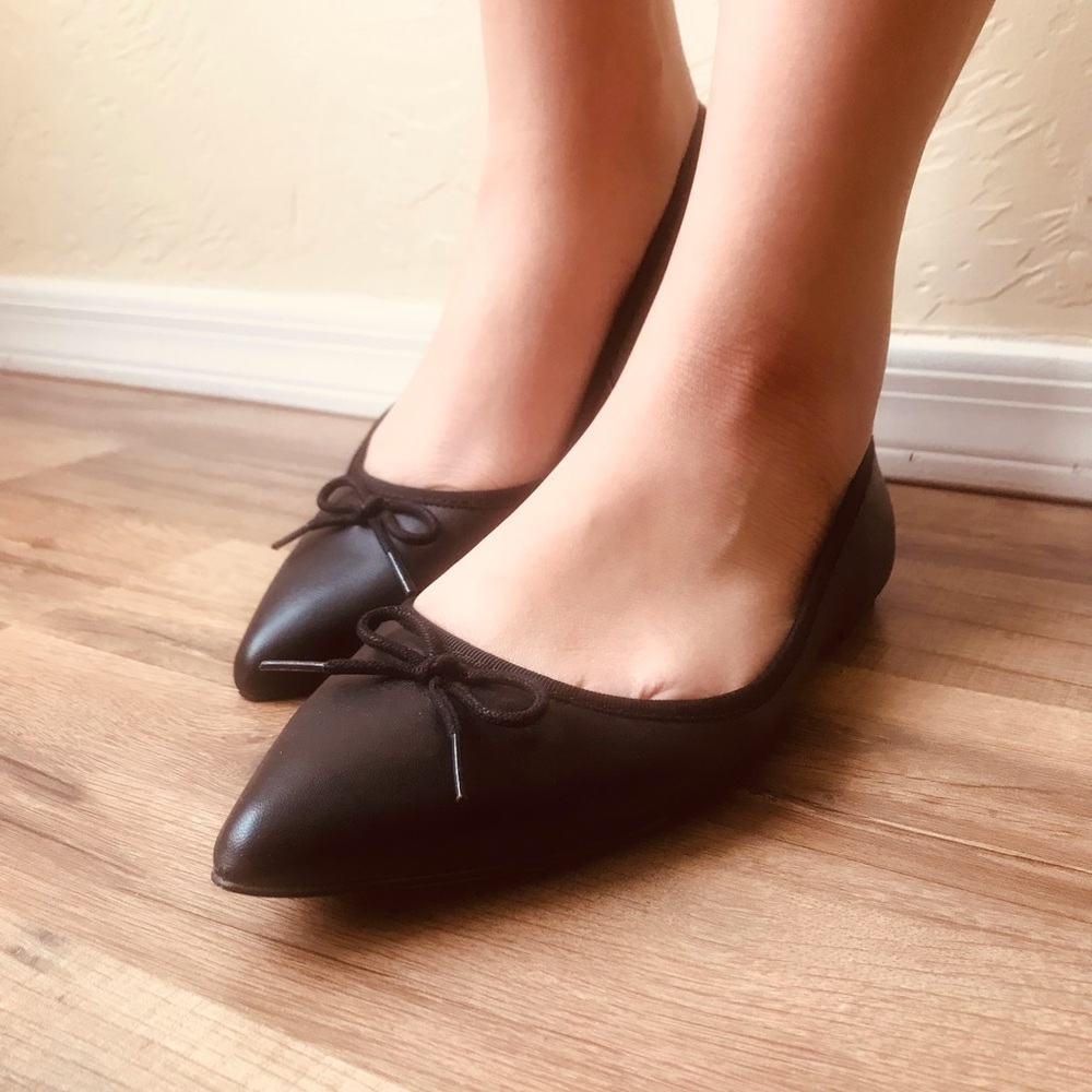 Banana Republic Pointed Toe Robin Ballet Flat, black shoe size 7